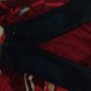 I have too much clothes so that's why I'm selling